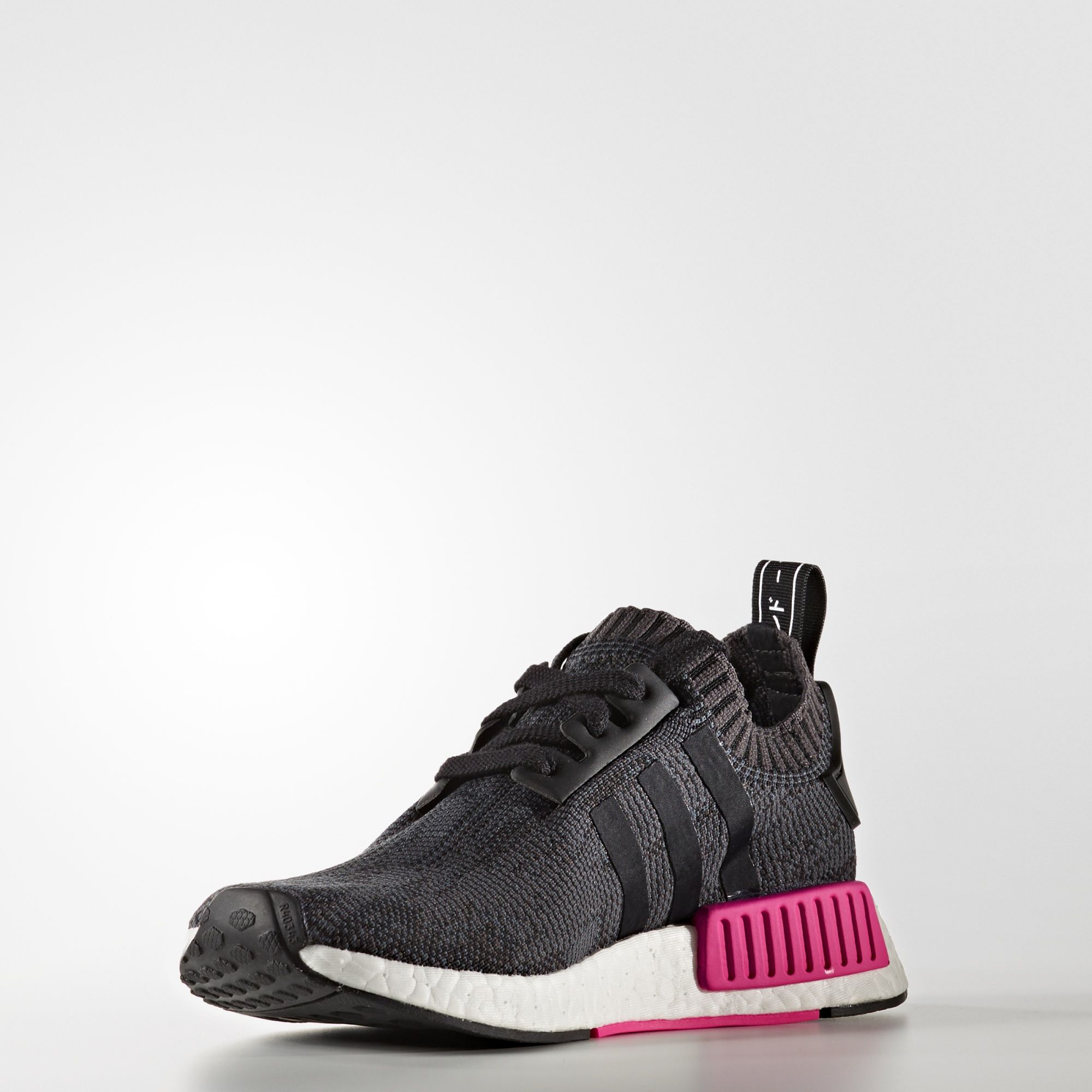Adidas W NMD_R1
Core Black / Shock Pink