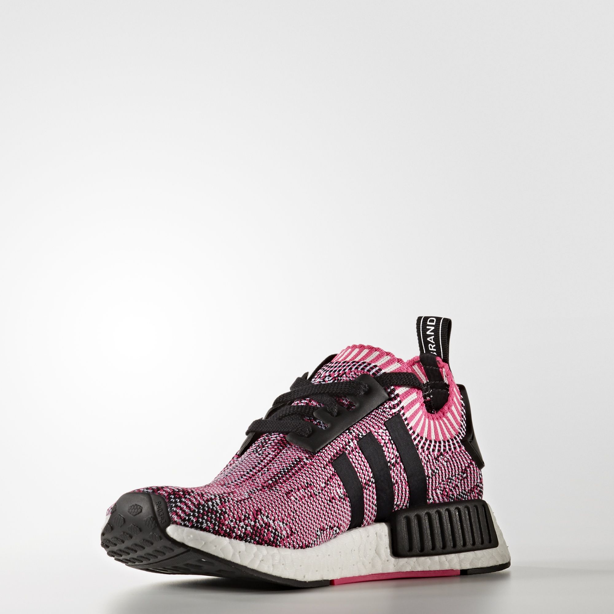Adidas W NMD_R1
Shock Pink / Core Black