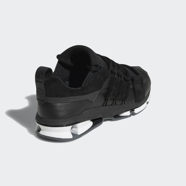 Adidas Twinstrike ADV
Stretch Leather
Core Black/ White