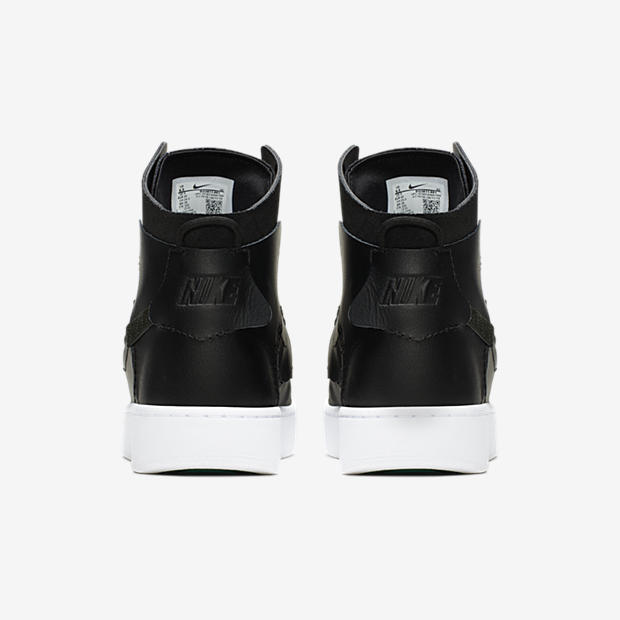 Nike Vandalised LX
Black / White