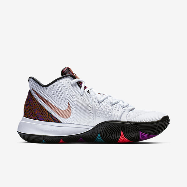 Nike Kyrie 5
« BHM »