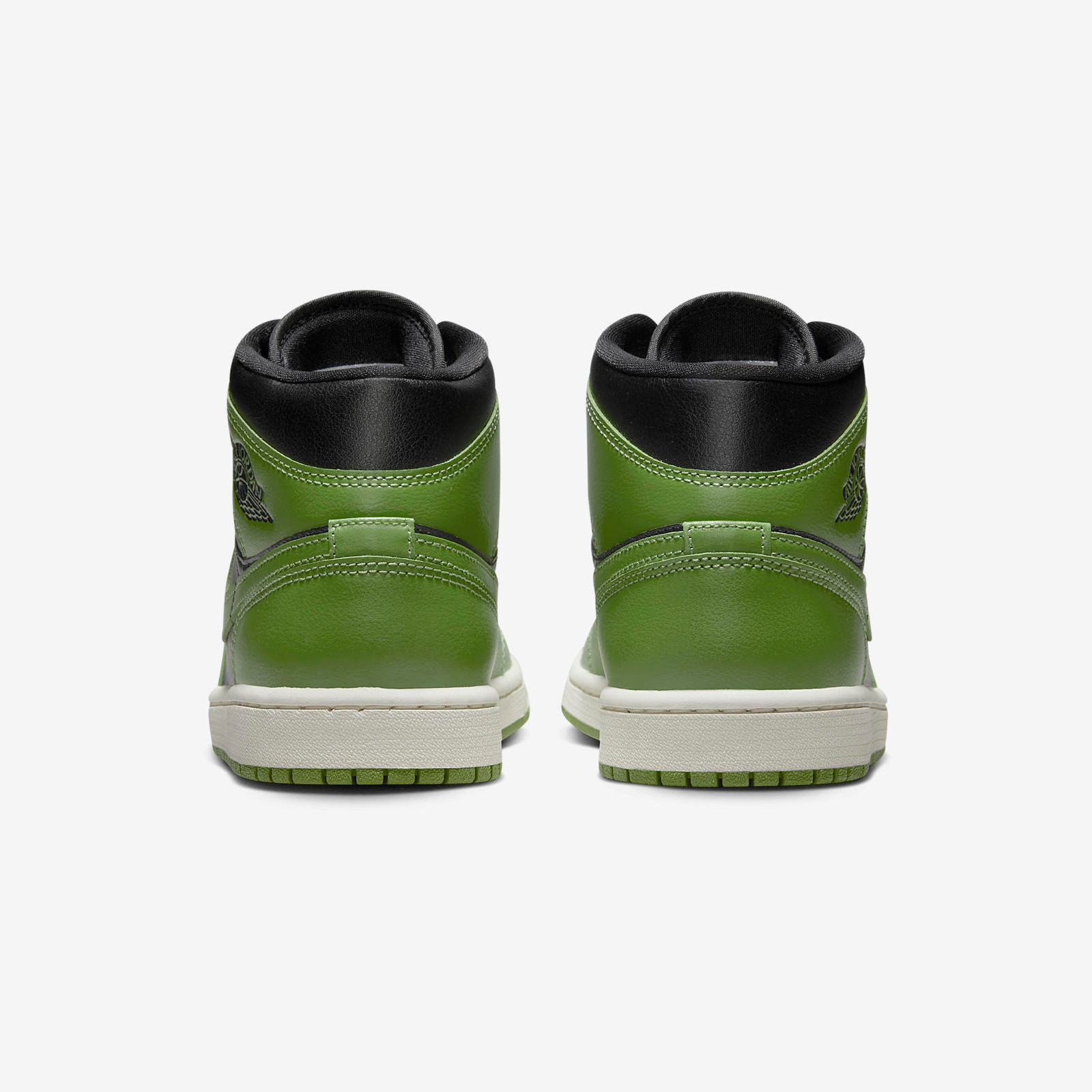 Air Jordan 1 Mid
Black / Green