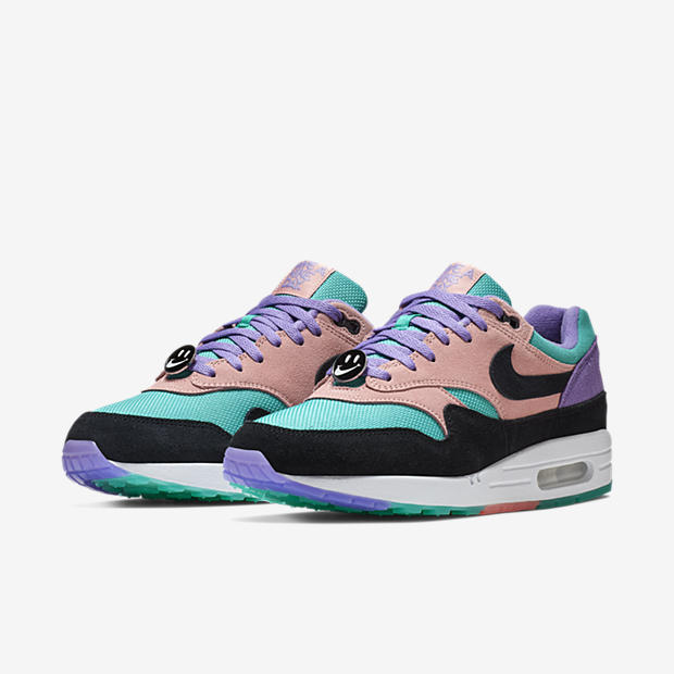 Nike Air Max 1
« Have A Nike Day »
