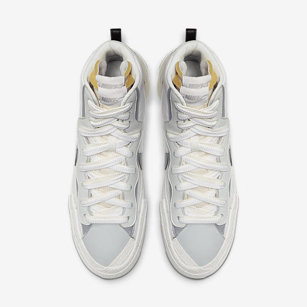 Sacai x Nike Blazer Mid
White / Wolf Grey