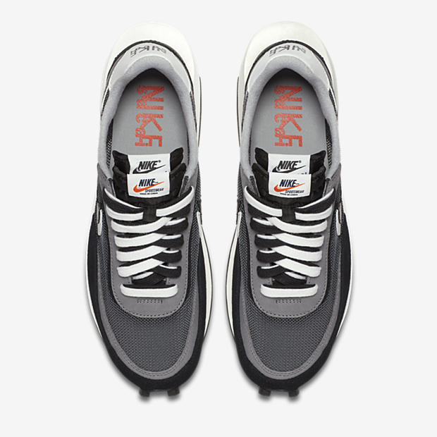 Nike x Sacai LDWaffle
Black / White