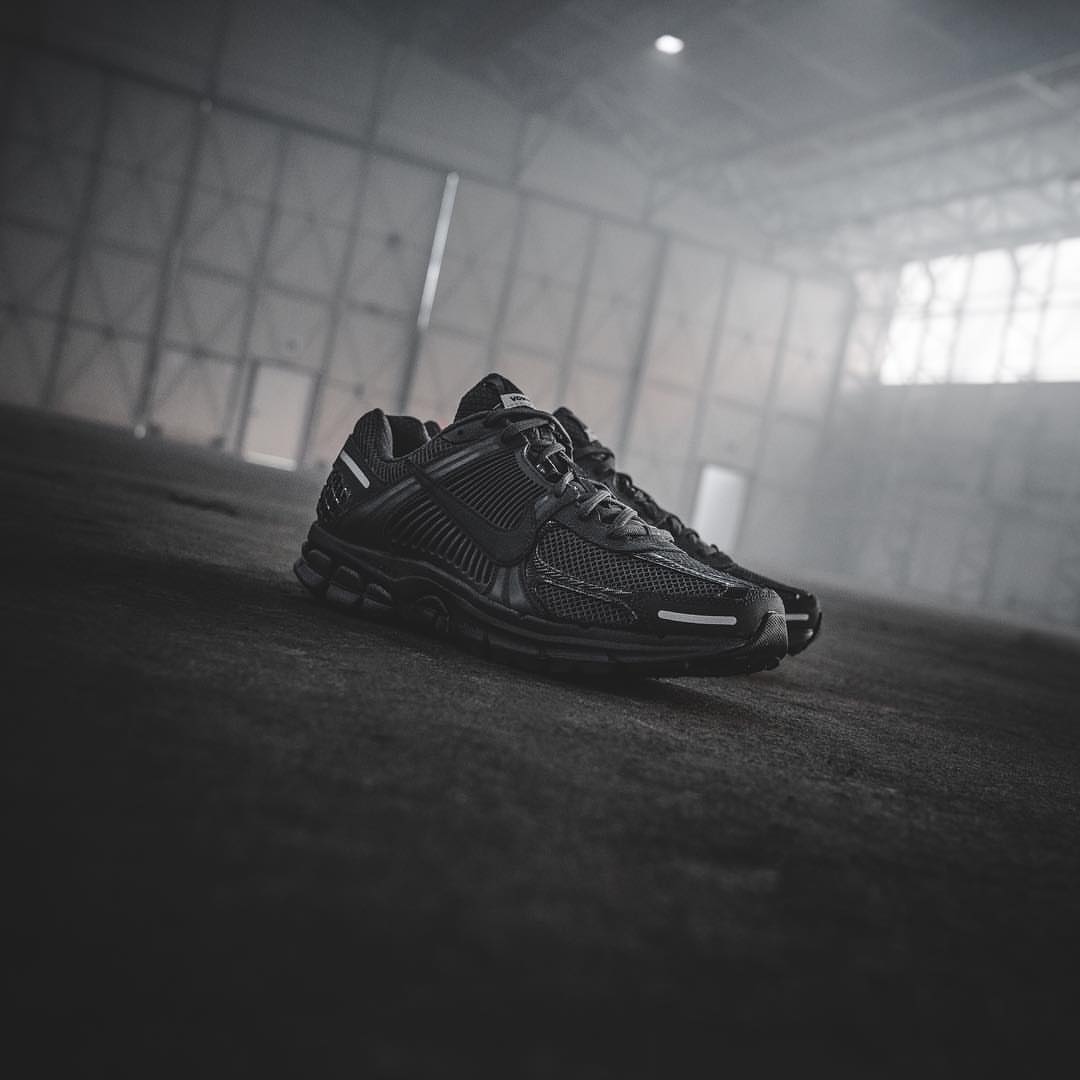 Nike Zoom Vomero 5 SP
Anthracite / Black