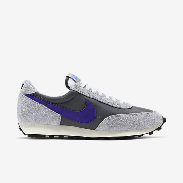 Nike Daybreak SP
Grey / Purple