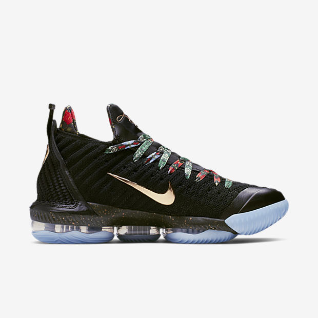 Nike LeBron 16
« Watch the Throne »