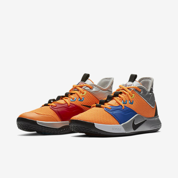 Nike x NASA PG 3
« Total Orange »