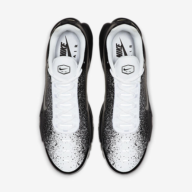 Nike Air Max Plus TN SE
Black / White