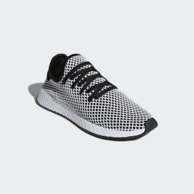 Adidas Deerupt Runner
Black / White