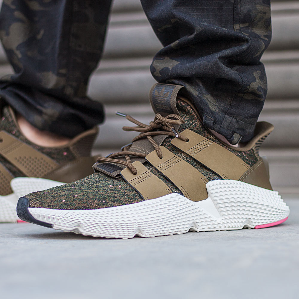 Adidas Prophere
Trace Olive / Chalk Pink