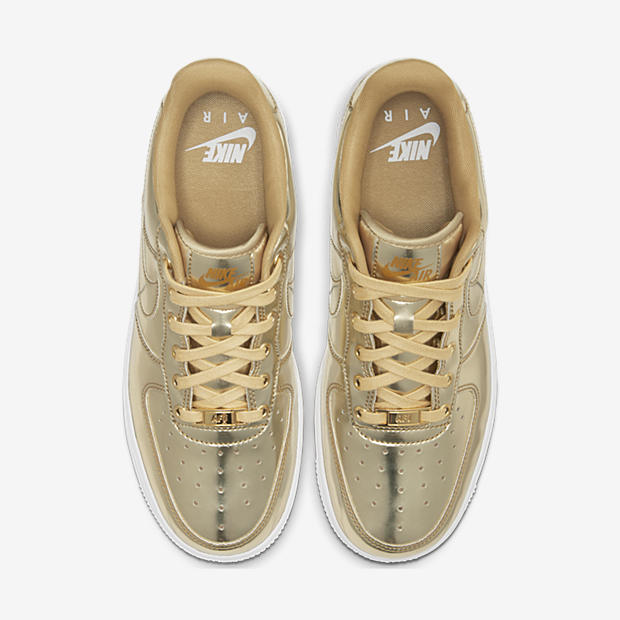 Nike Air Force 1 SP
Metallic Gold