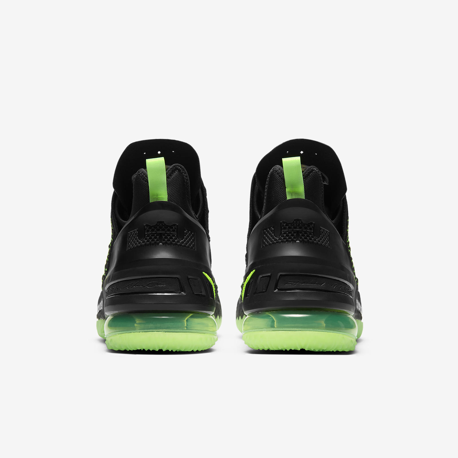 Nike LeBron 18
« Electric Green »