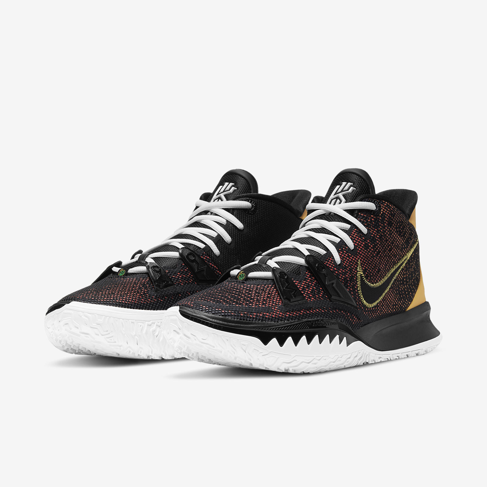 Nike Kyrie 7
« Rayguns »