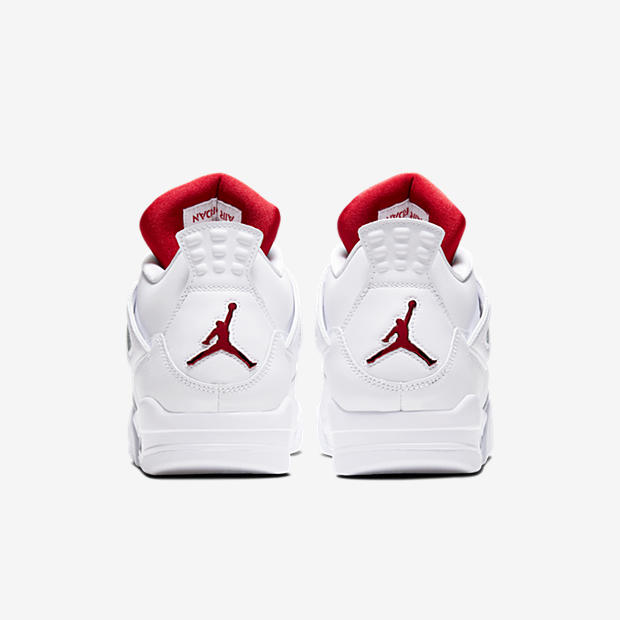 Air Jordan 4 Retro
« Red Metallic »