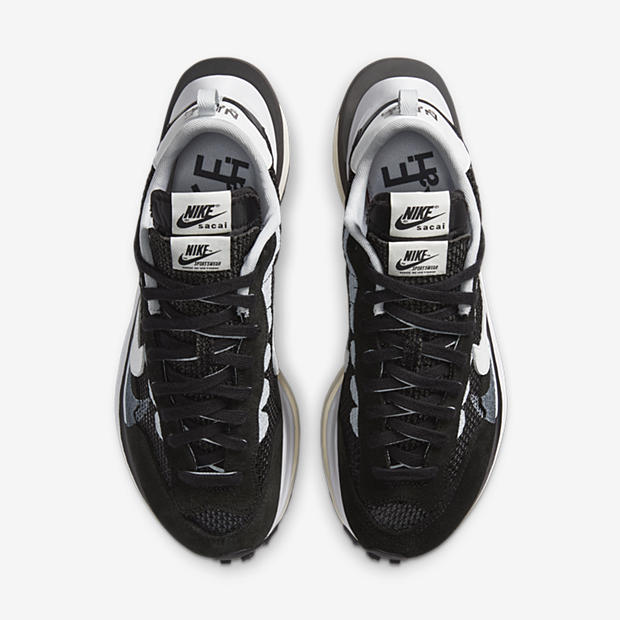 Sacai x Nike
VaporWaffle
Black / White