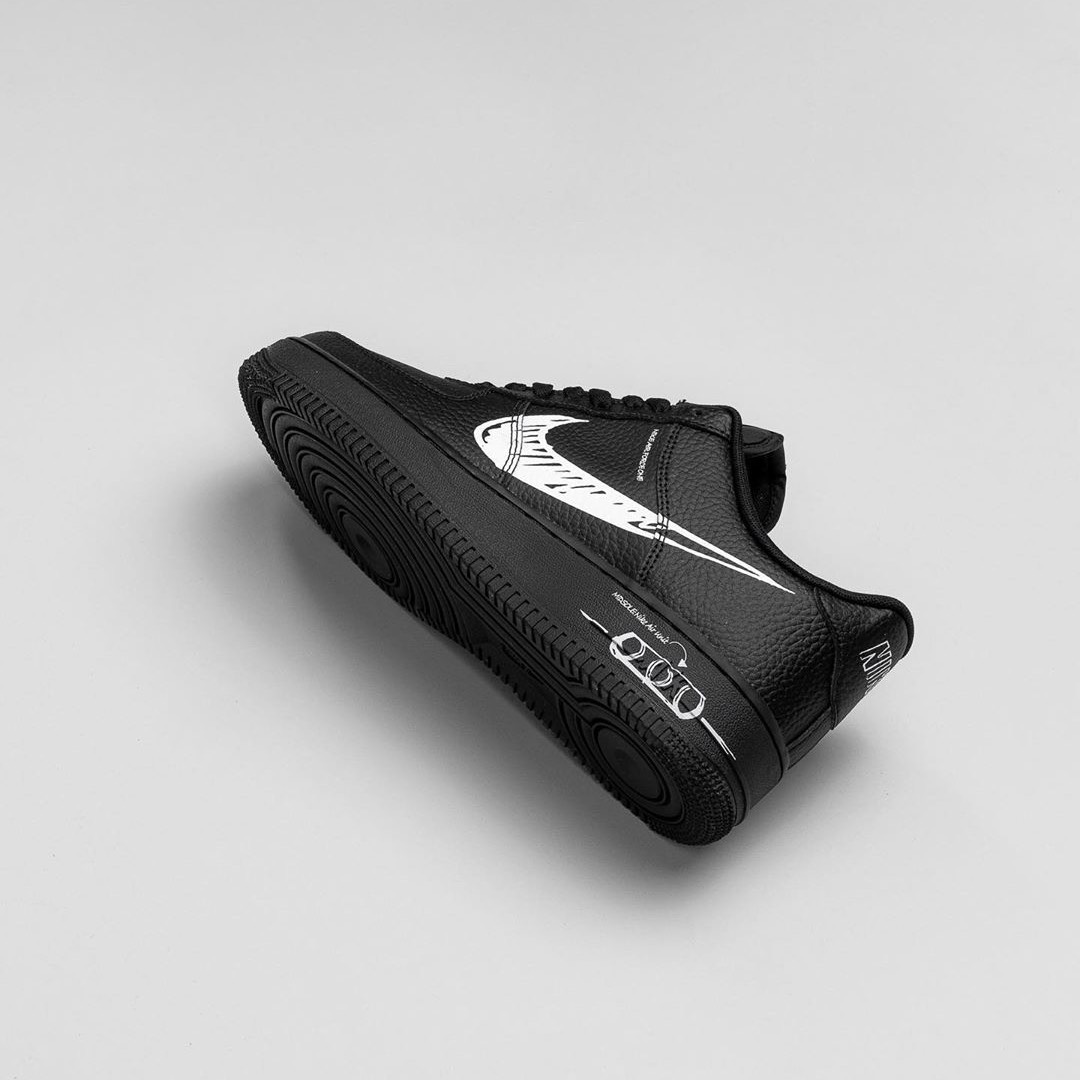 Nike Air Force 1 LV8
Utility Black
« Sketch »