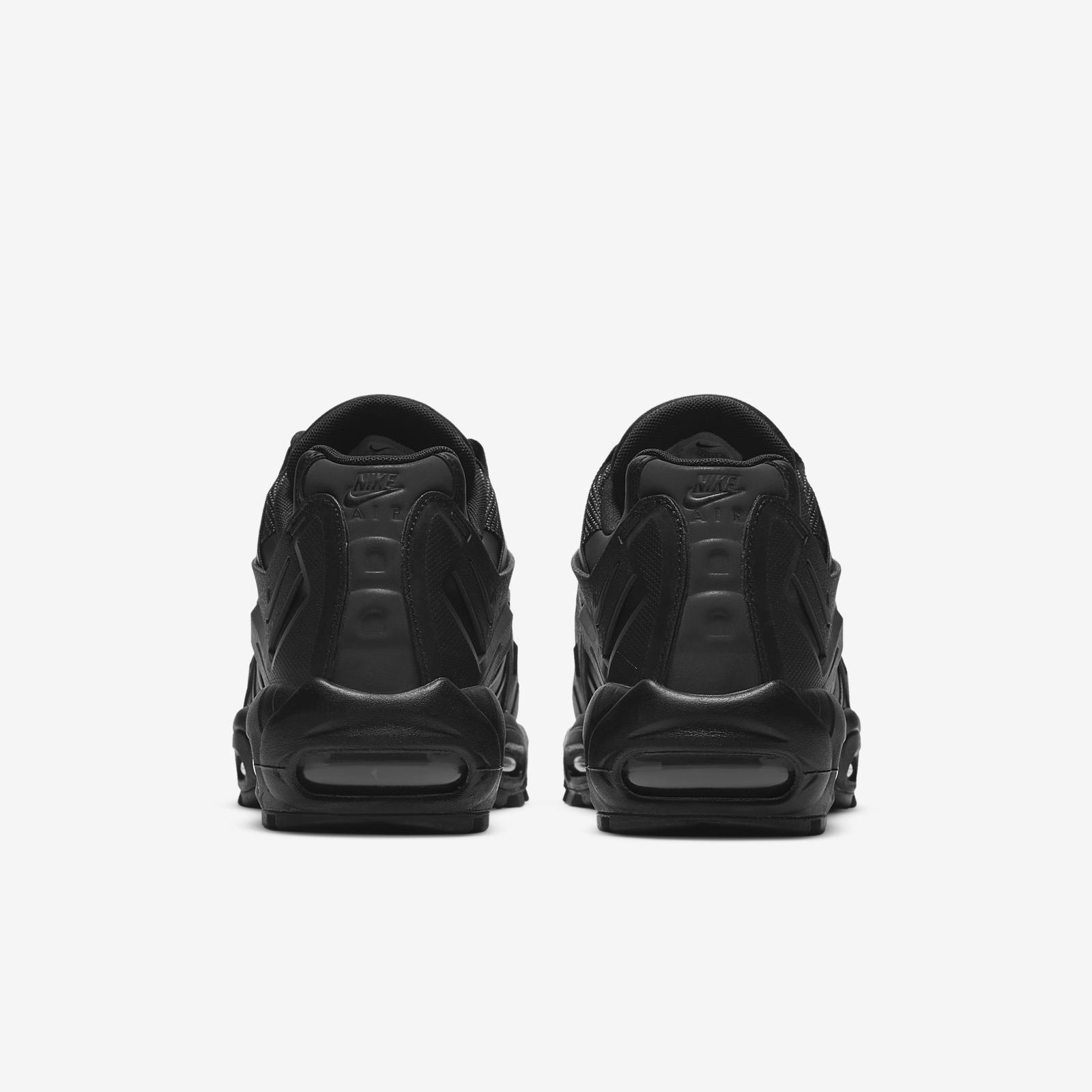 Nike Air Max 95
NDSTRKT « Black »