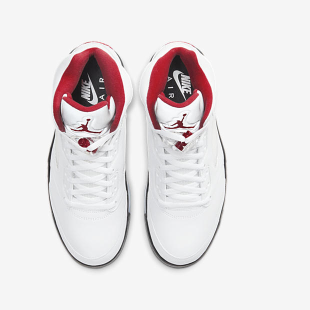 Air Jordan 5 Retro
« Fire Red »