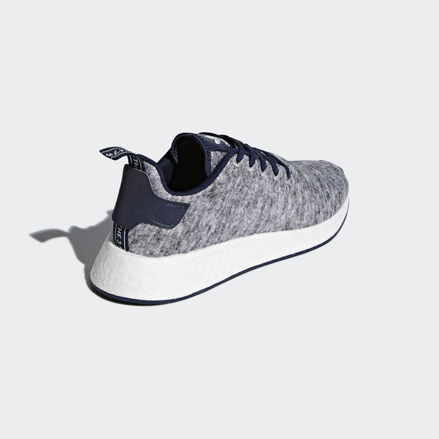 Adidas x UA&SONS
NMD_R2
Core Heather / Matte Silver