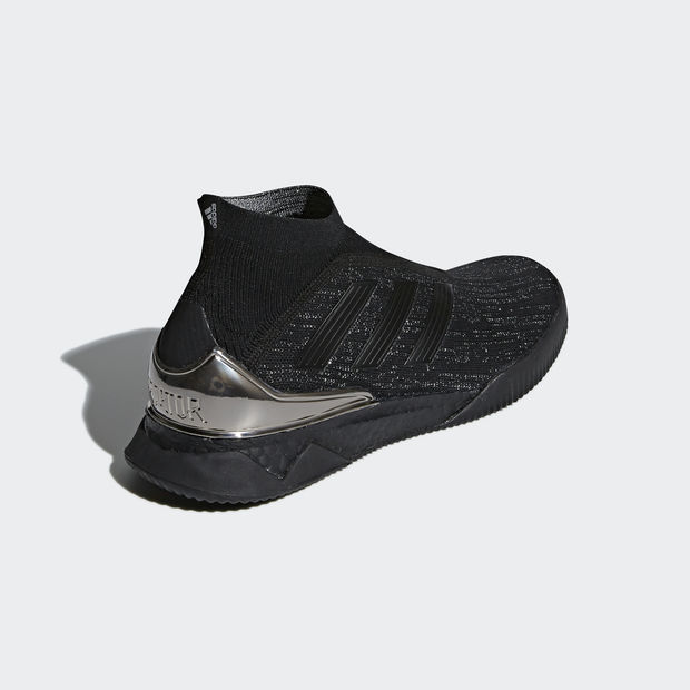 Adidas Predator Tango 18+
Core Black / Matte Silver