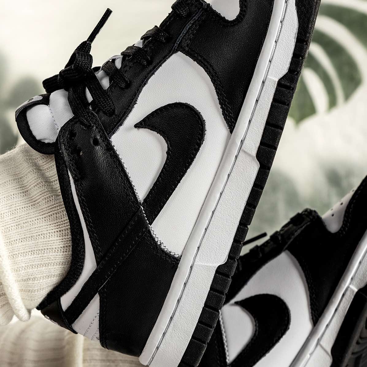 Nike Dunk Low
White / Black