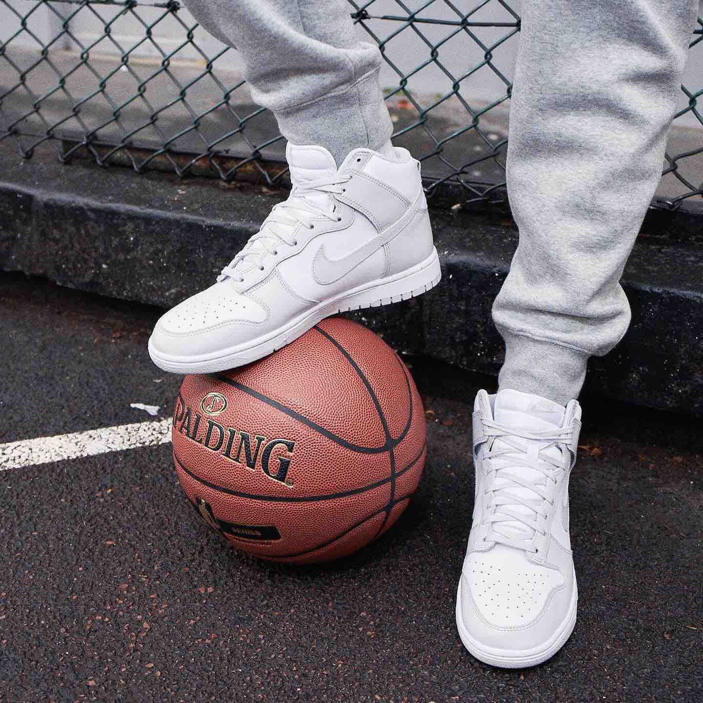Nike Dunk High
« Vast Grey »