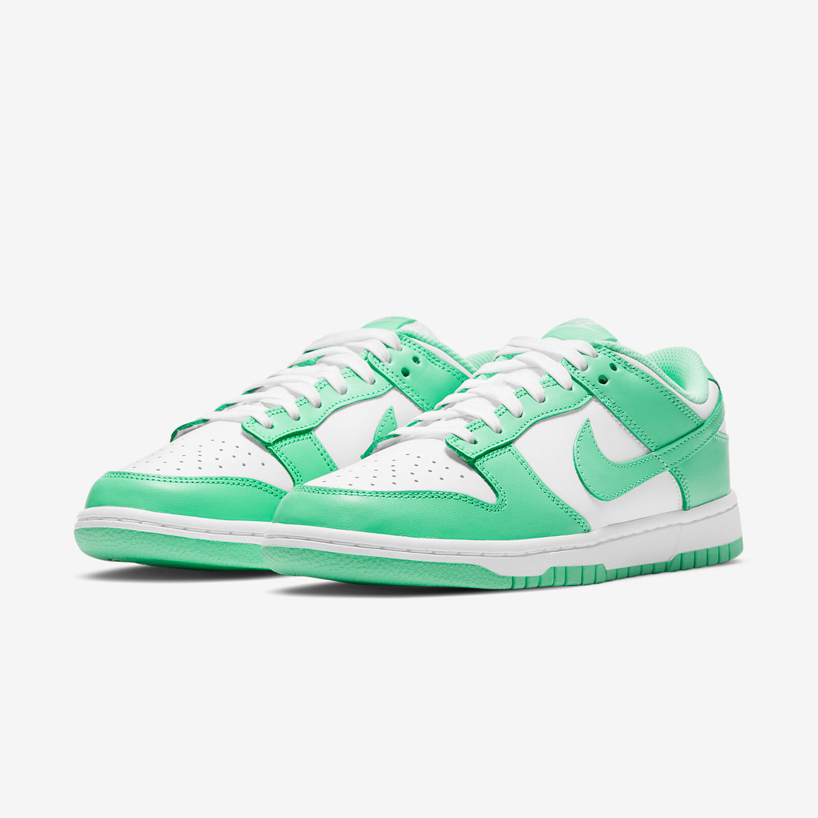 Nike Dunk Low
« Green Glow »
