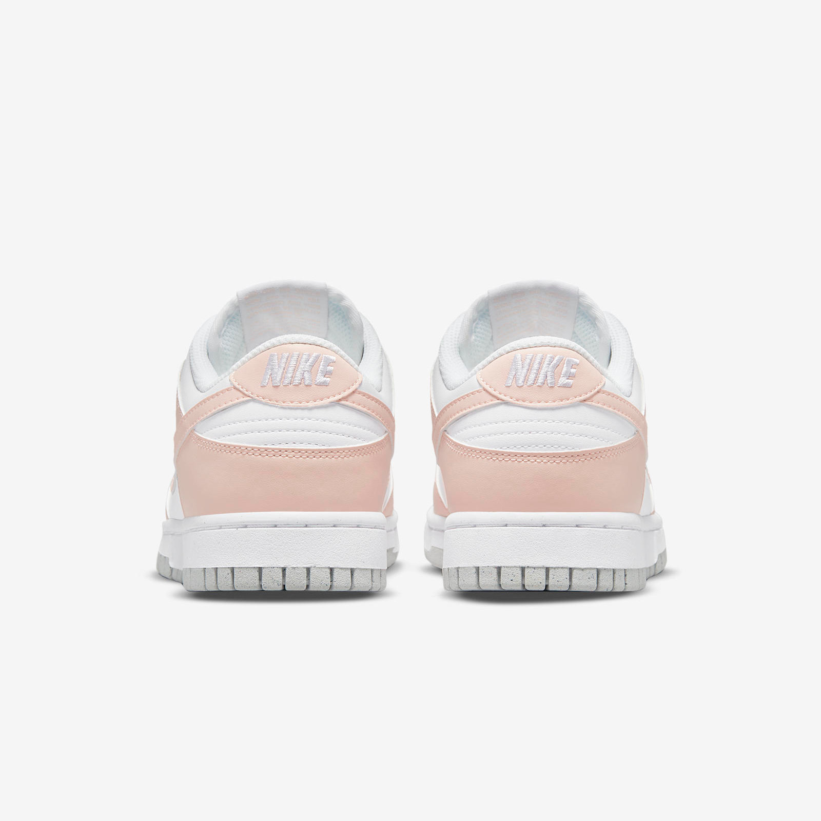 Nike Dunk Low
« Pale Coral »