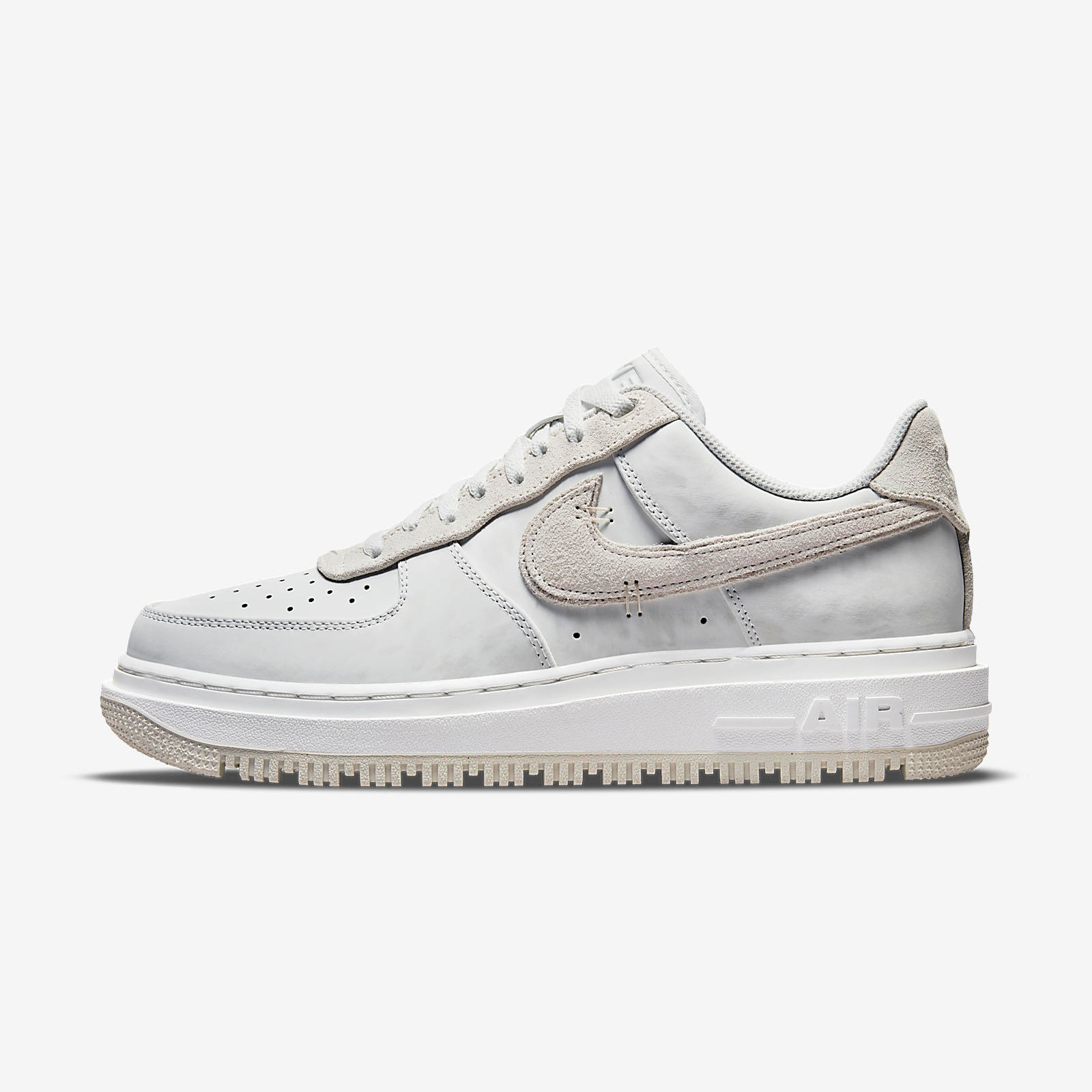 Nike Air Force 1 Luxe
« Summit White »
