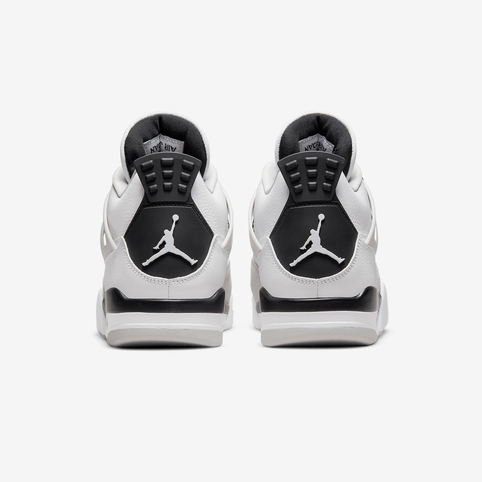 Air Jordan 4 Retro
Black / White