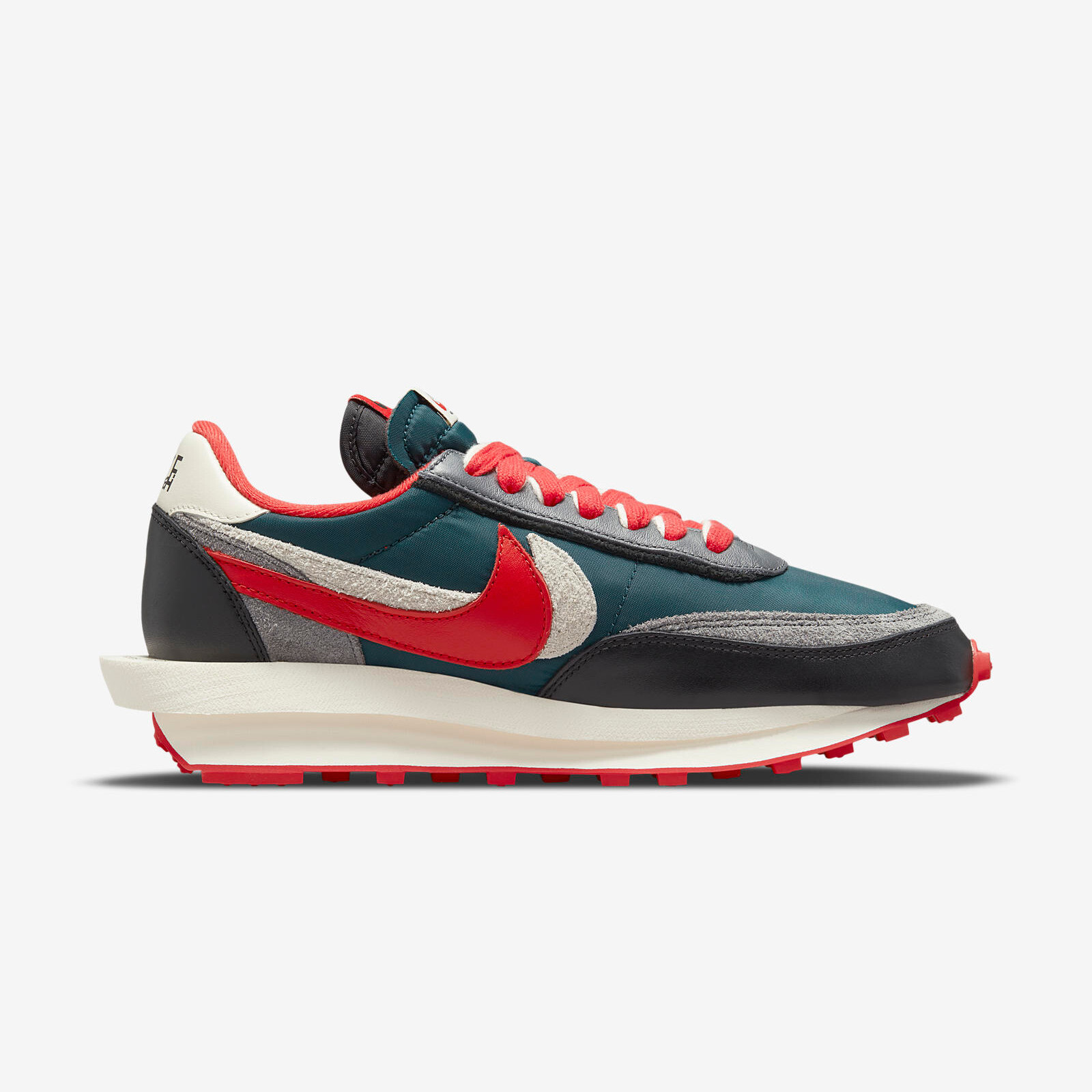 Undercover x Sacai
Nike LDWaffle
Midnight Spruce / Red
