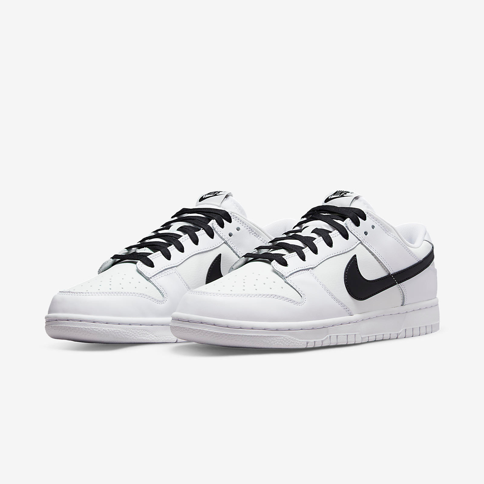Nike Dunk Low
White / Black