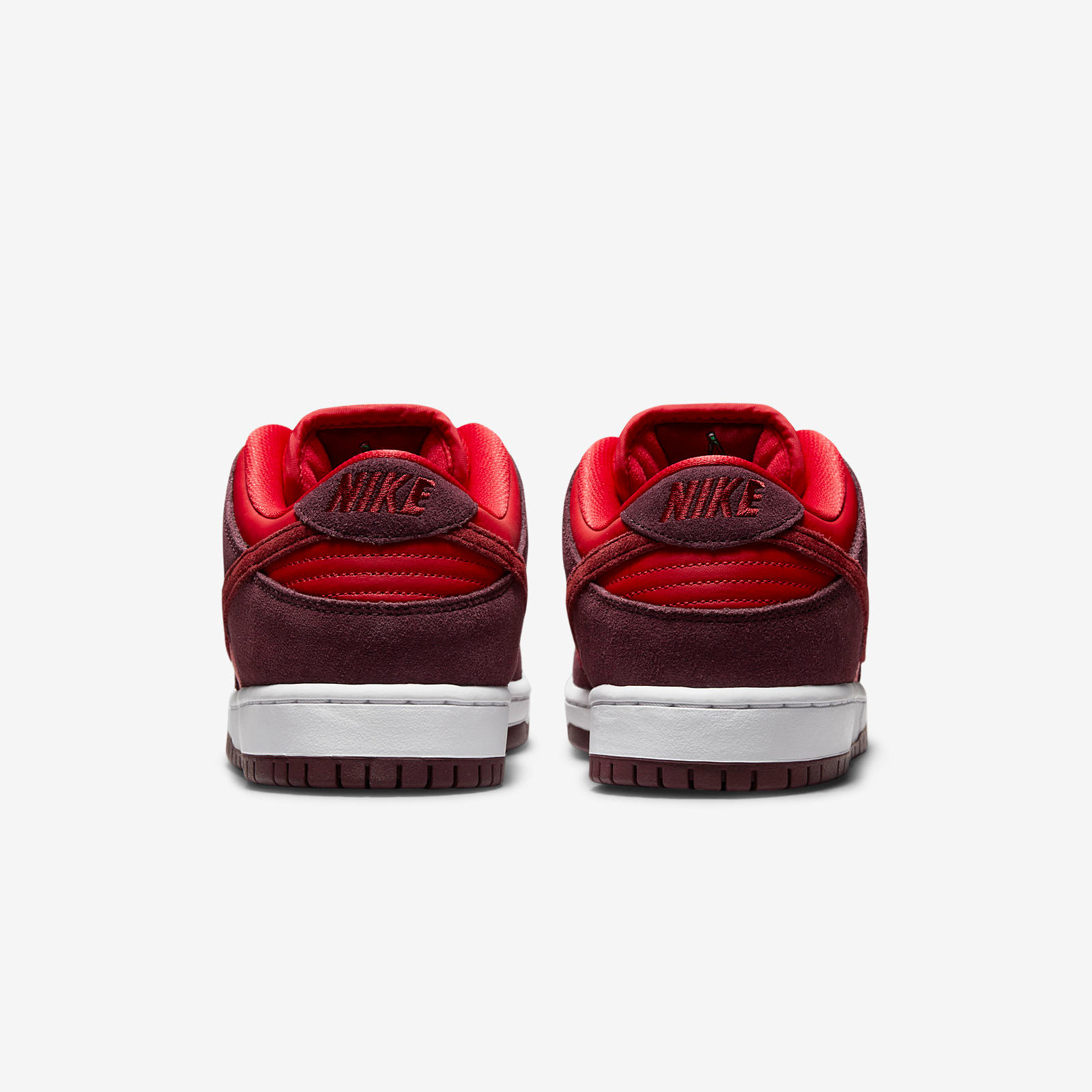 Nike SB Dunk Low
« Cherry »