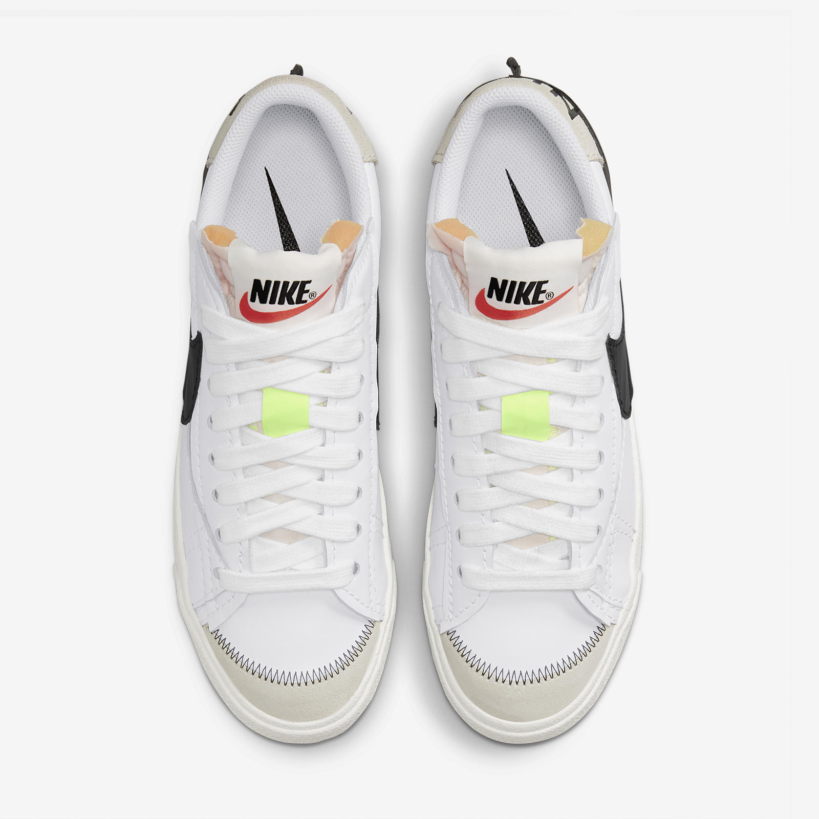 Nike Blazer Low Jumbo
White / Black