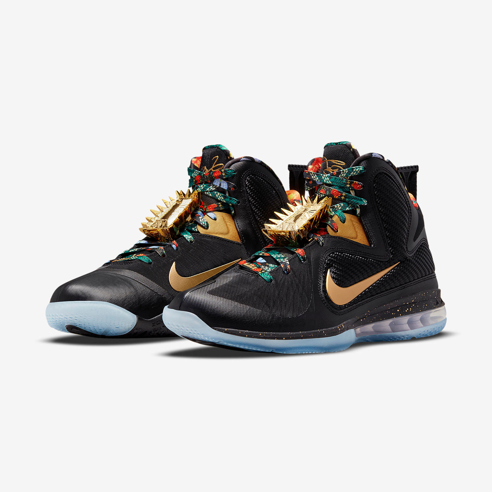 Nike LeBron 9
« Watch The Throne »