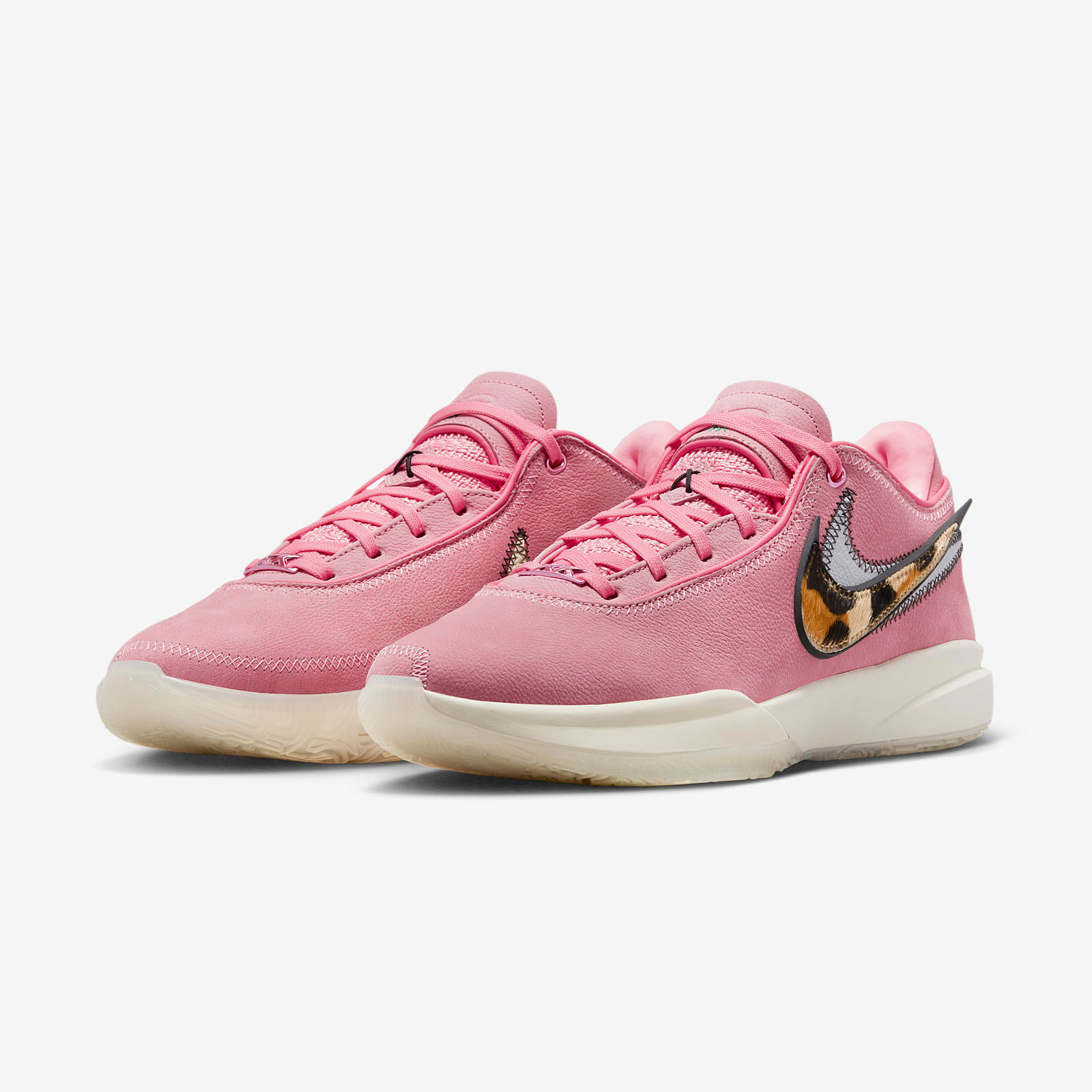 Nike LeBron XX
« Pink Diamond »