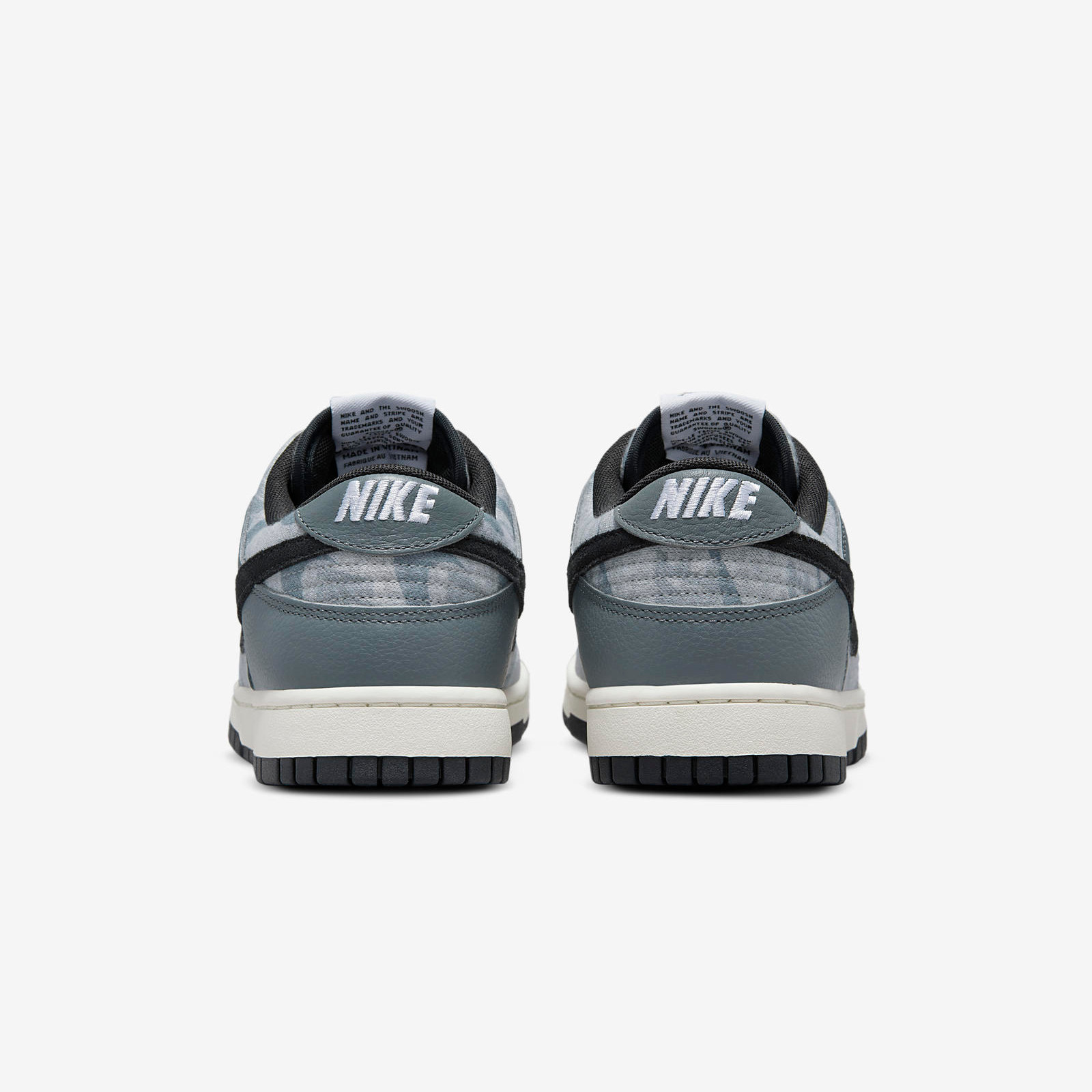 Nike Dunk Low
« Copy Paste »
