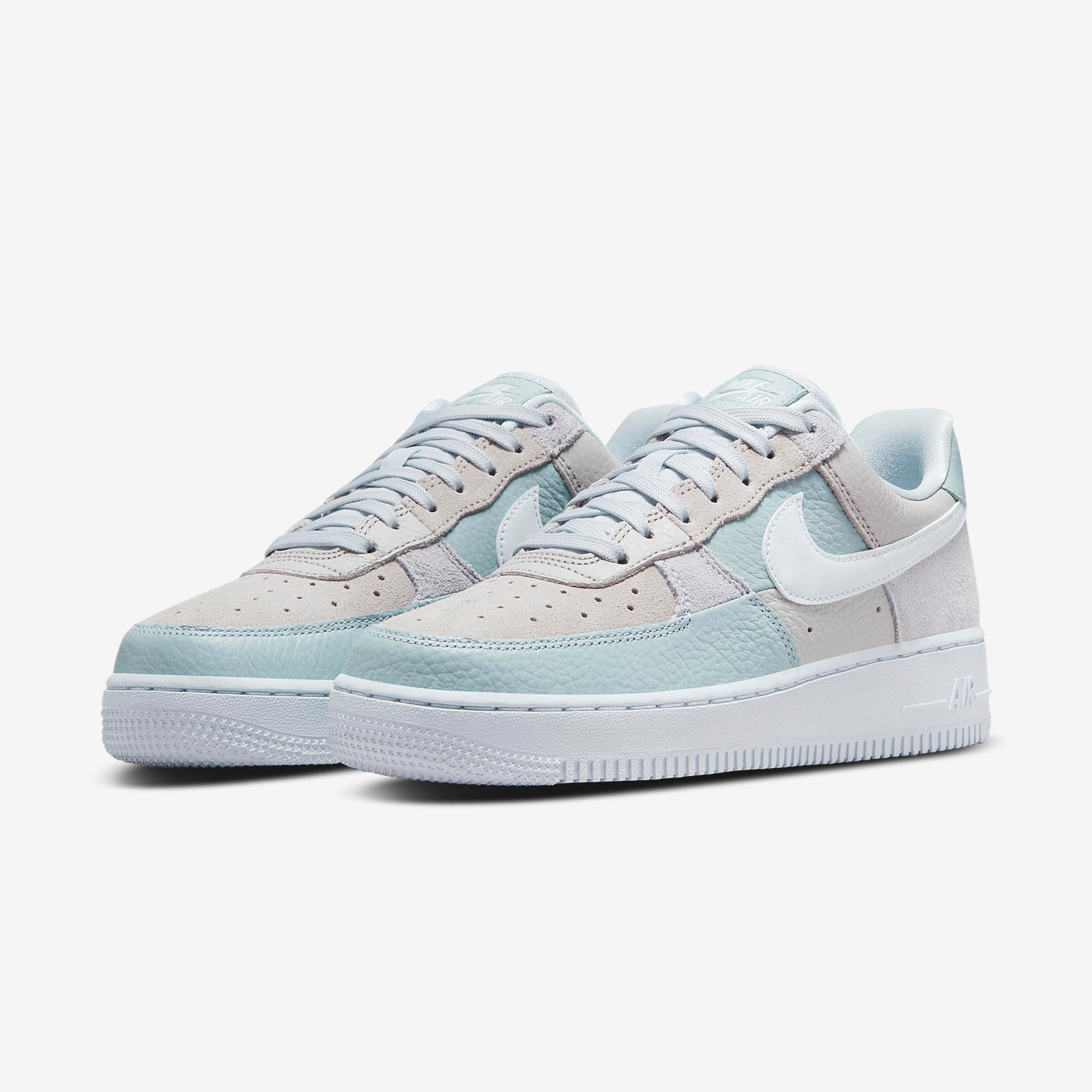 Nike Air Force 1 Low
« Be Kind »