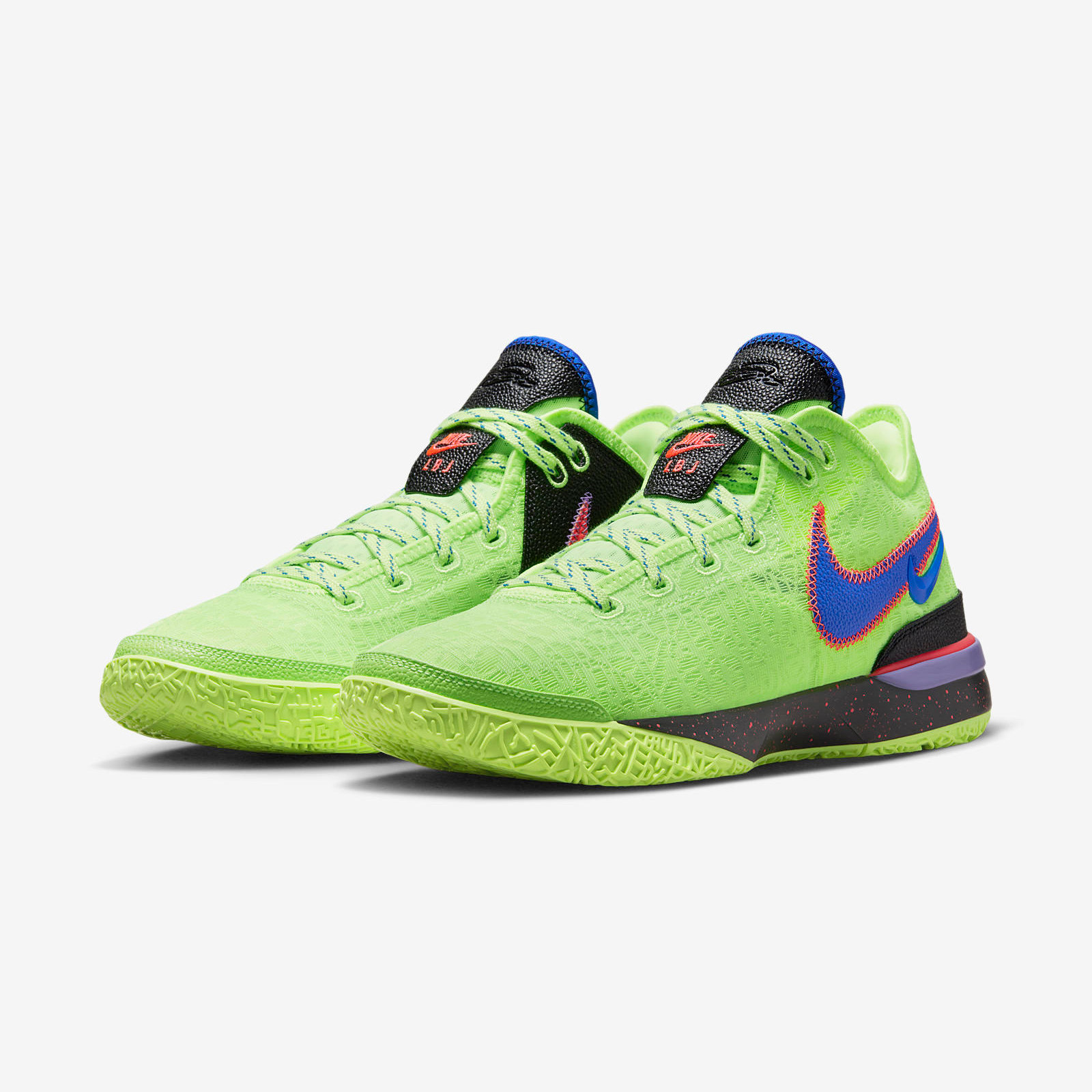 Nike Zoom LeBron
NXXT Gen
« Glitch »