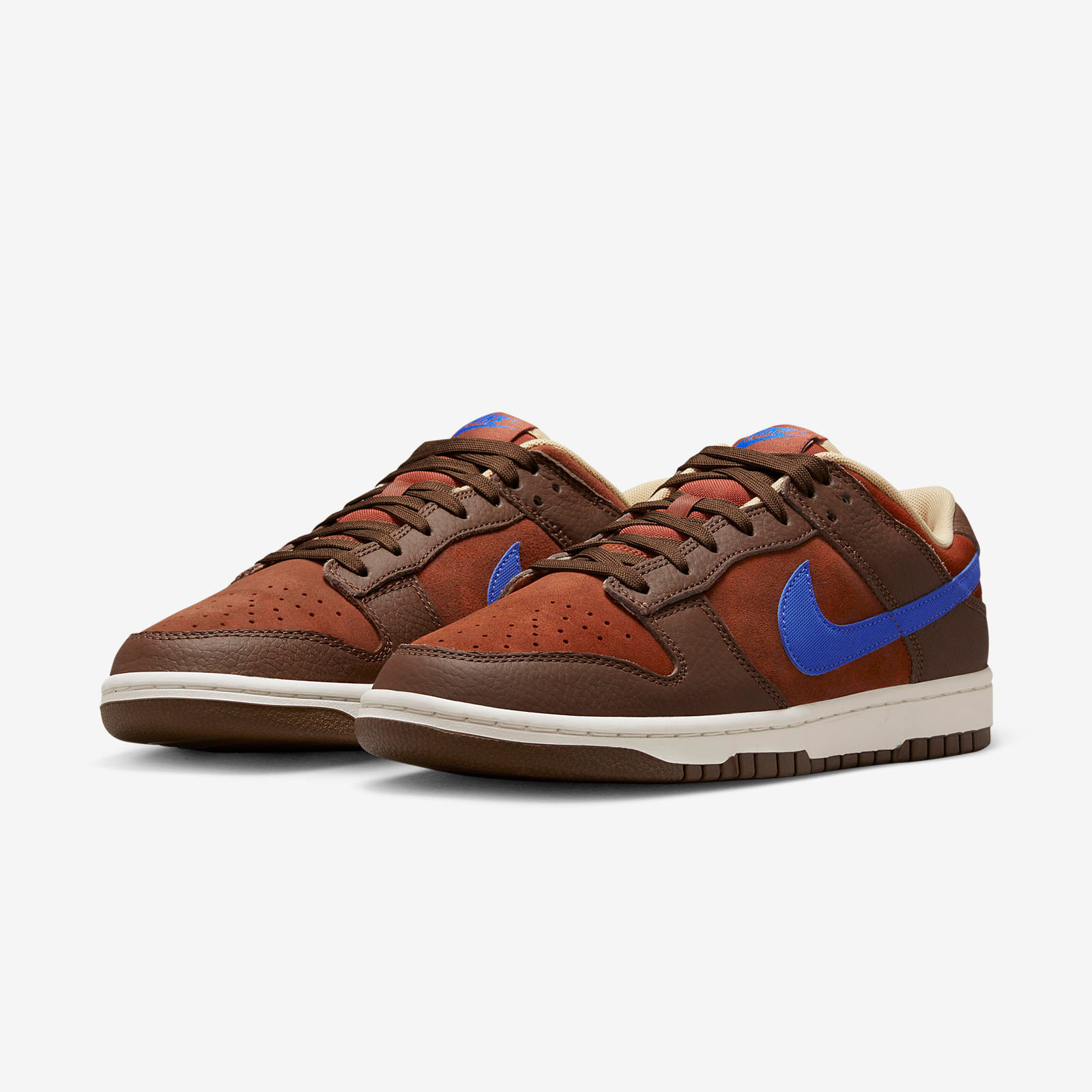 Nike Dunk Low
Cacao / Blue
