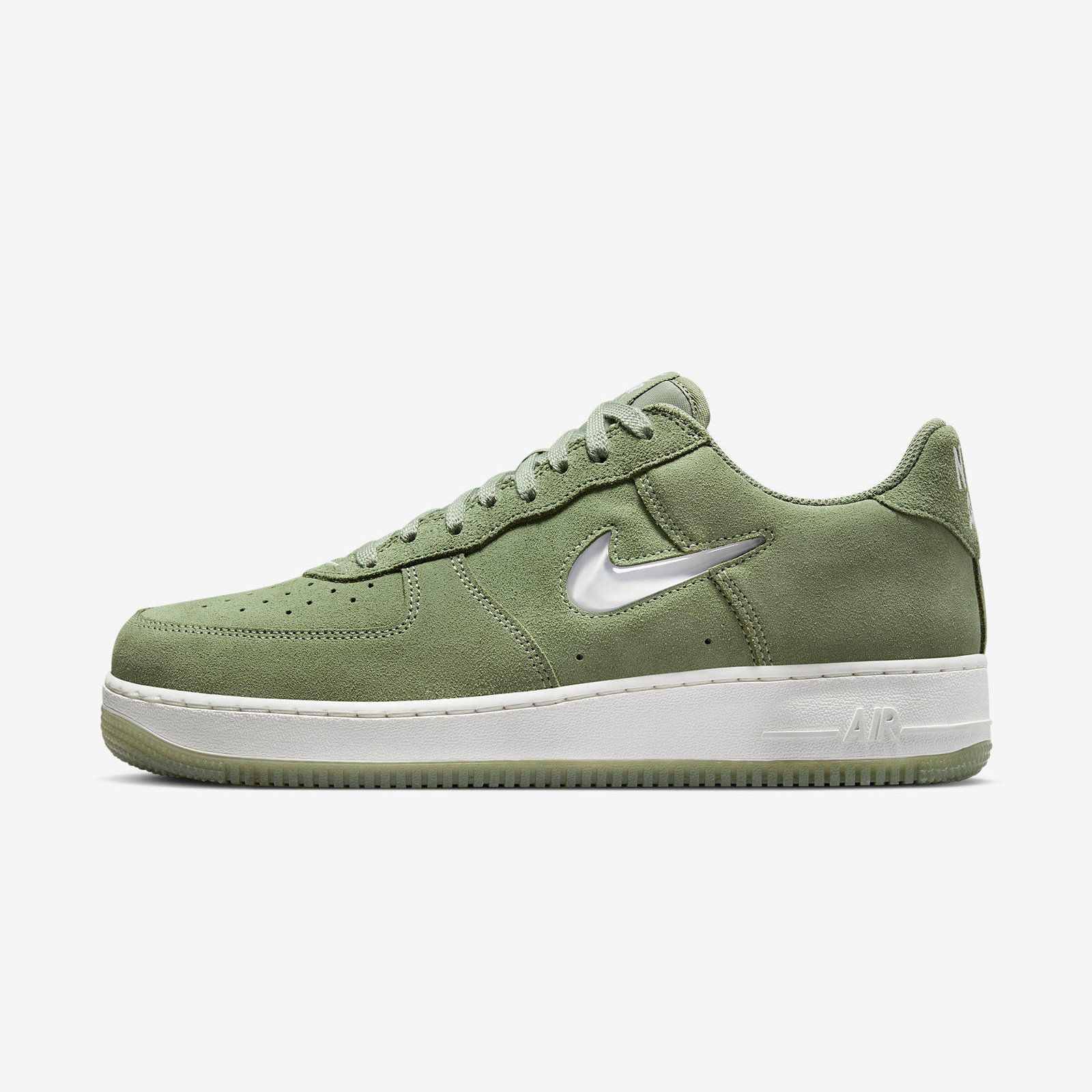 Nike Air Force 1
« Color of the Month »