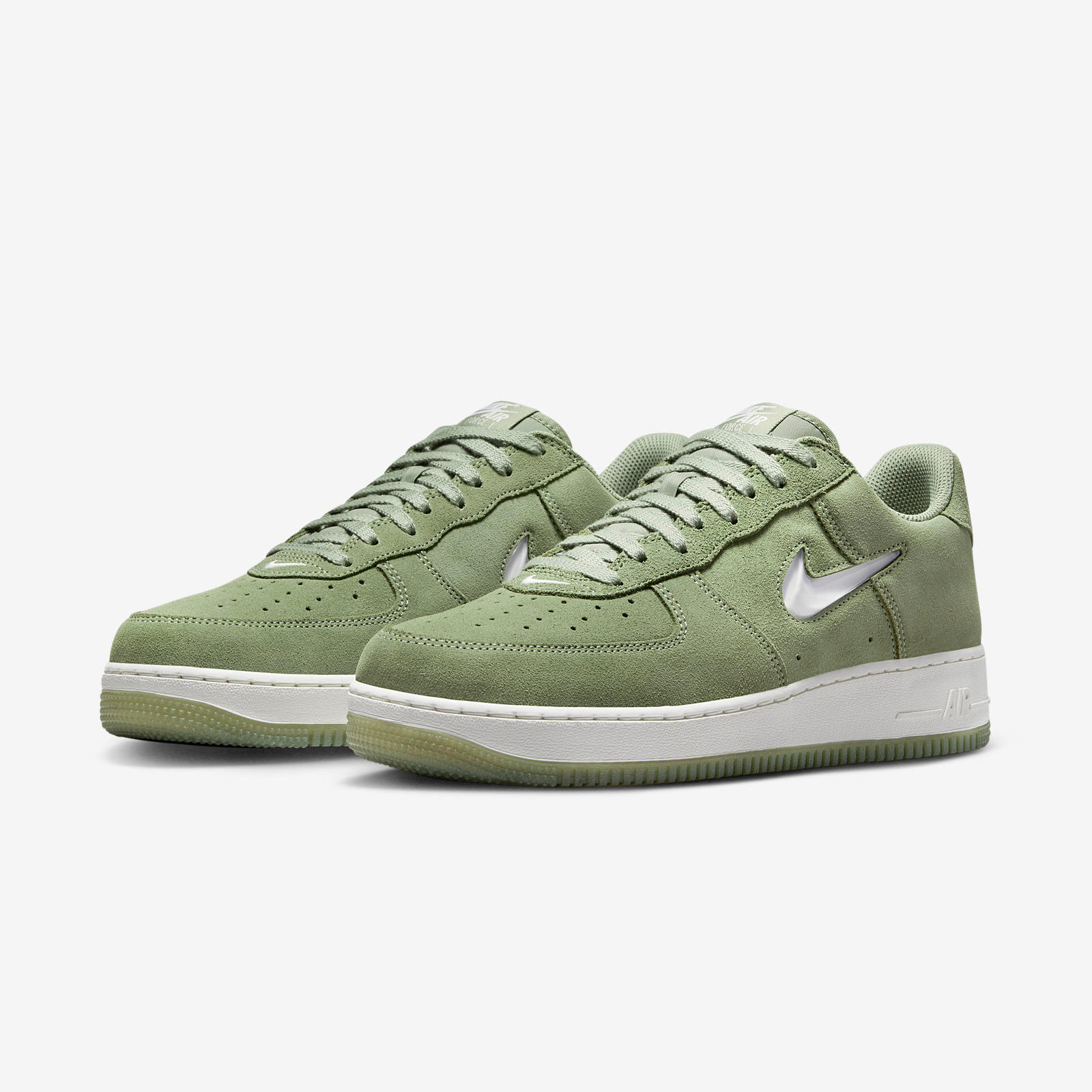 Nike Air Force 1
« Color of the Month »