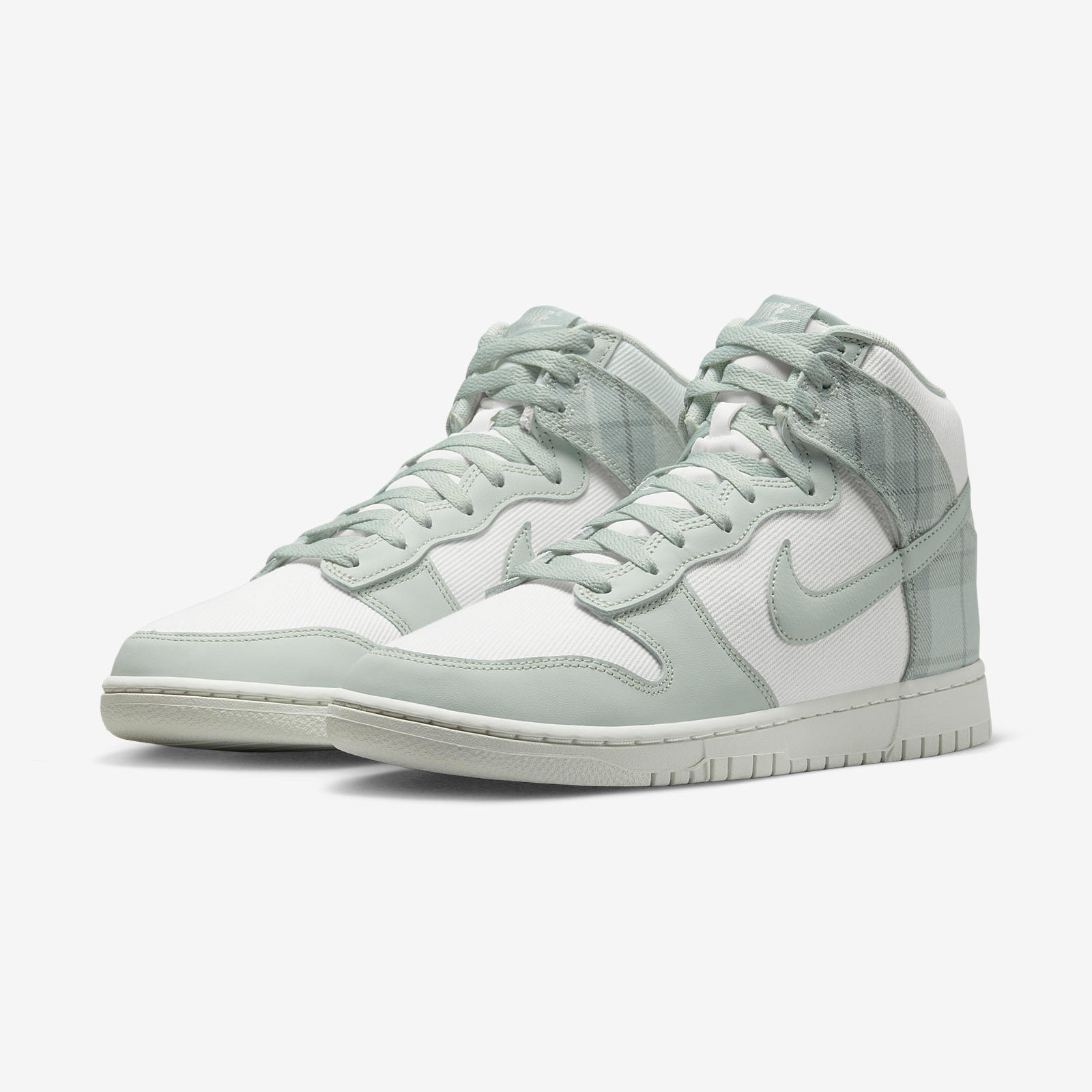 Nike Dunk High Plaid
White / Light Green