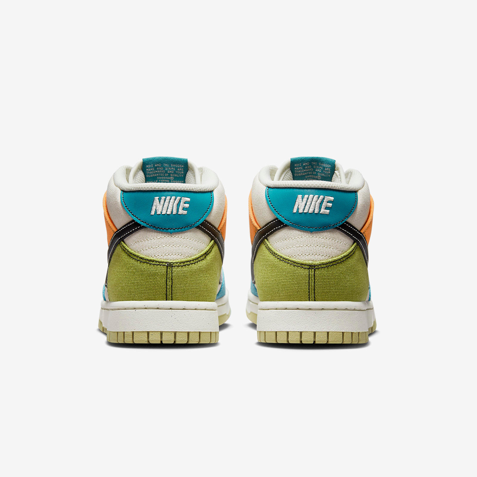 Nike Dunk Mid
« Multi Color »