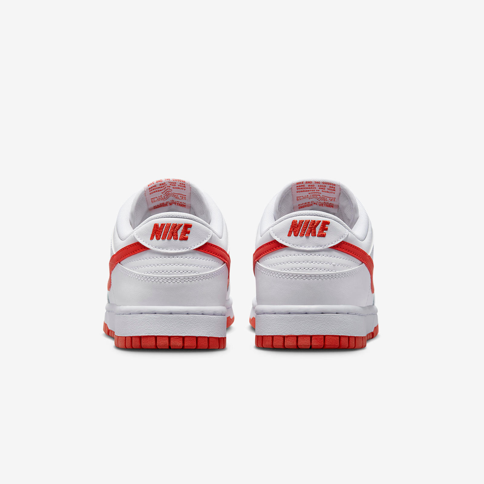 Nike Dunk Low
« Picante Red »