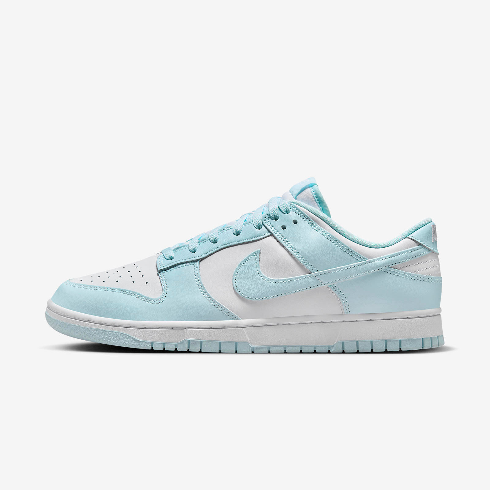 Nike Dunk Low
White / Glacier Blue