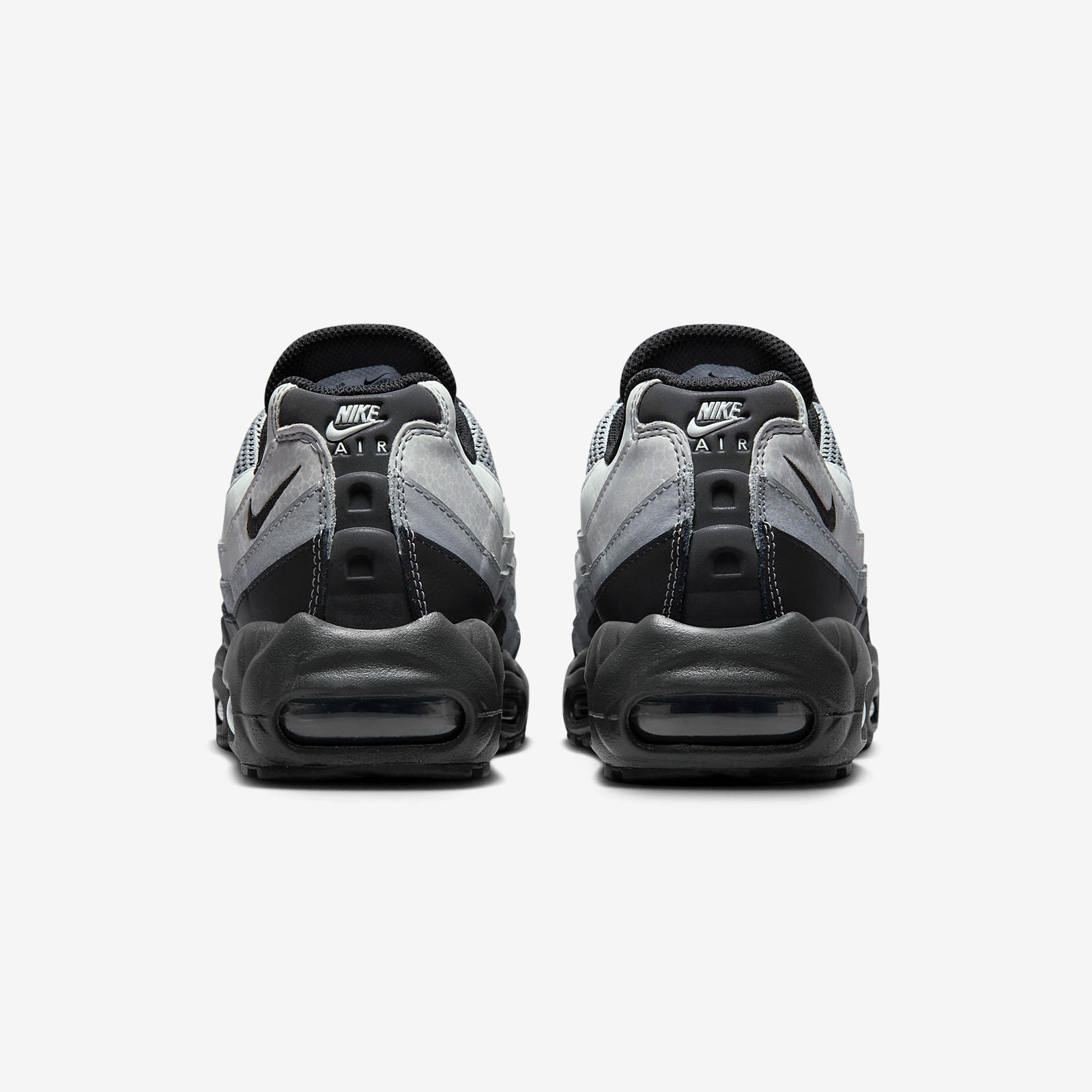 Nike Air Max 95
« Light Smoke Grey »