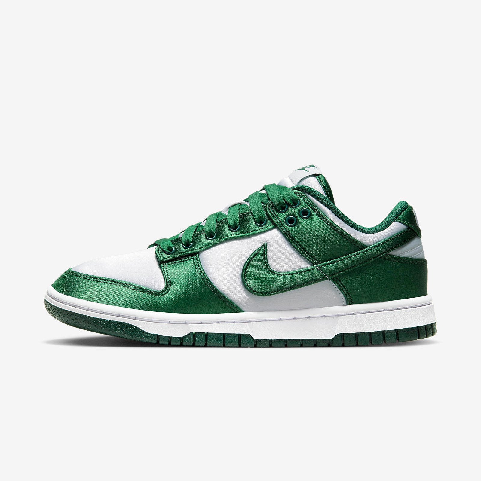 Nike Dunk Low
Green / White
